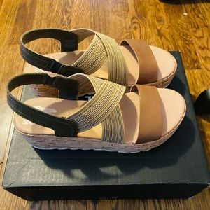 Sorel platform Sandals size 8